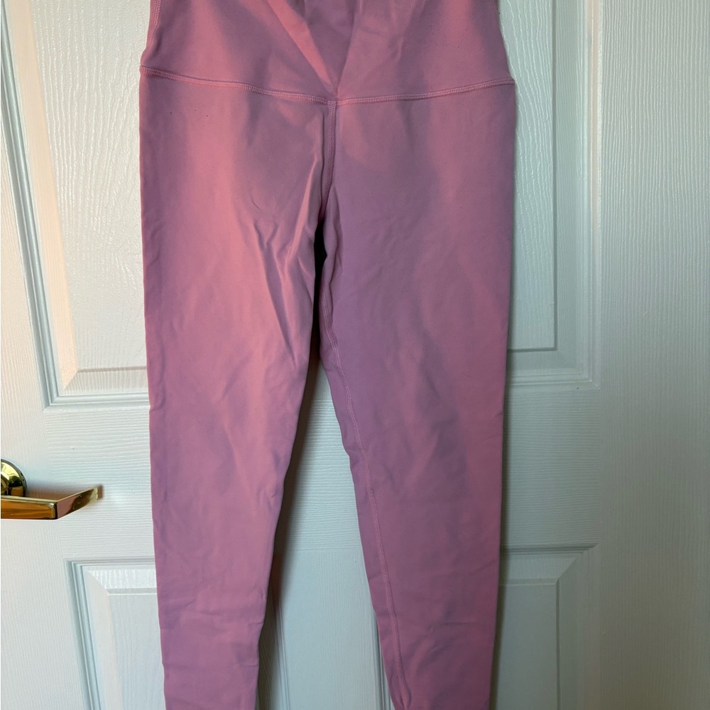 Alo Yoga pink leggings